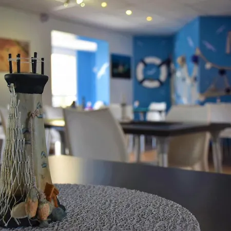 阿多尼斯格兰营地公寓 - 德索拉岛住宅 酒店 3*