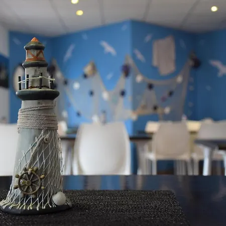 酒店 阿多尼斯格兰营地公寓 - 德索拉岛住宅