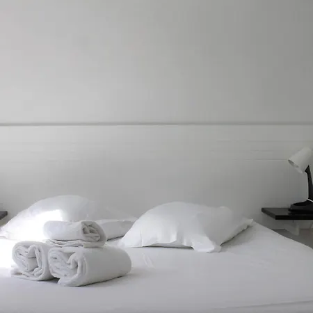 Hotel Adonis - Les Isles De Sola