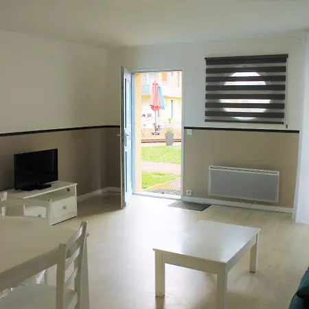 阿多尼斯格兰营地公寓 - 德索拉岛住宅