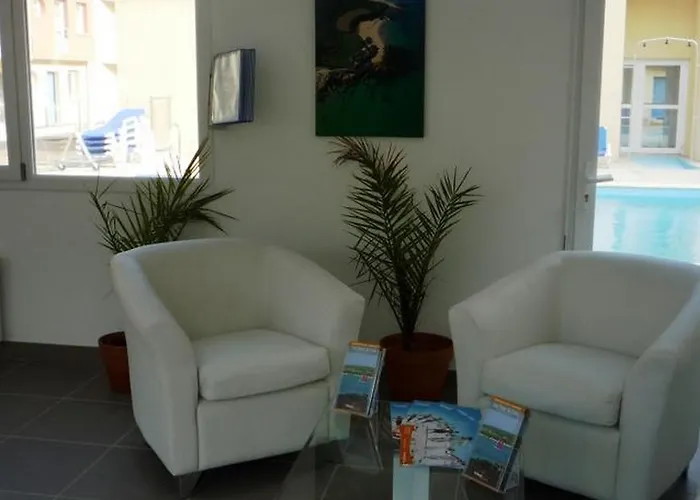 Hotel Adonis - Les Isles De Sola 3*