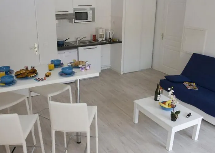 Adonis - Les Isles De Sola Grandcamp-Maisy