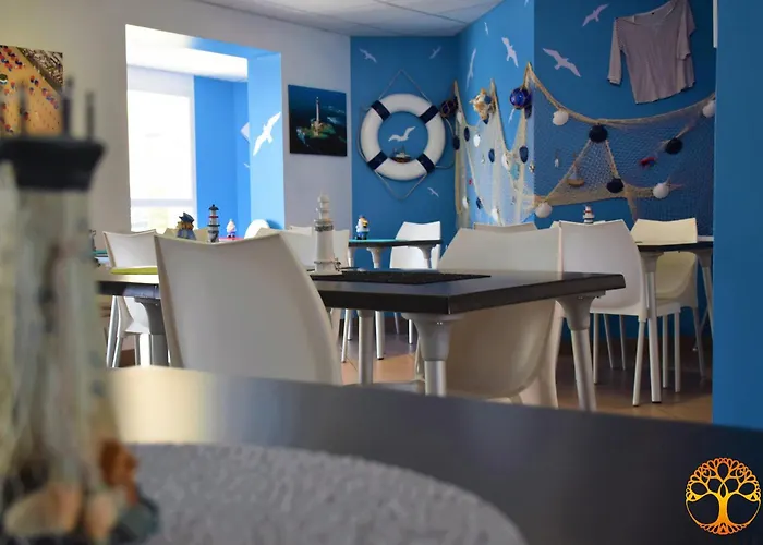 Adonis - Les Isles De Sola Hotel