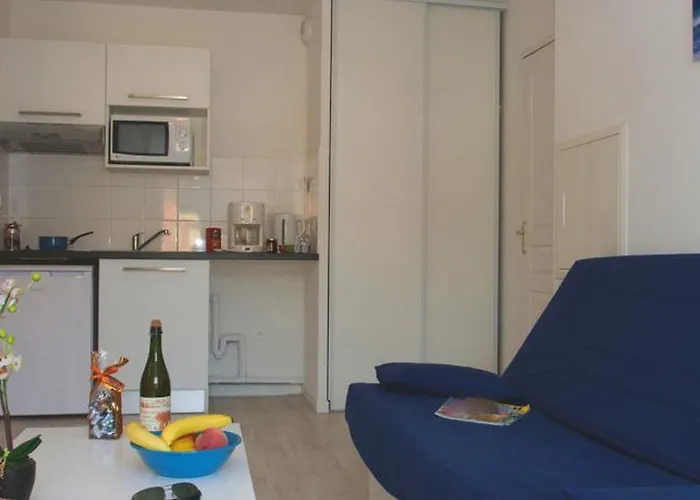 Adonis - Les Isles De Sola