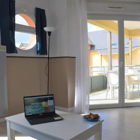 Adonis - Les Isles De Sola Hotel