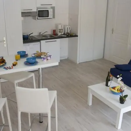 Adonis - Les Isles De Sola Grandcamp-Maisy