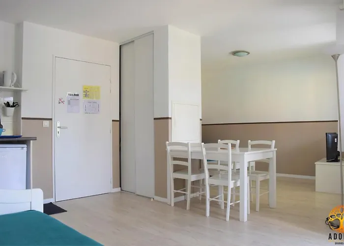 Adonis - Les Isles De Sola