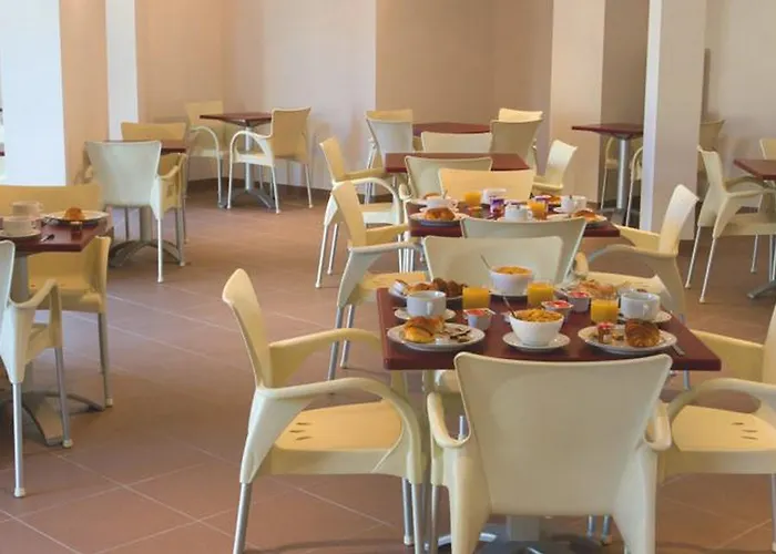 Hotel Adonis - Les Isles De Sola