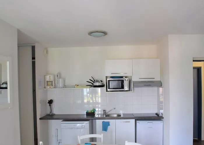 Adonis - Les Isles De Sola Grandcamp-Maisy